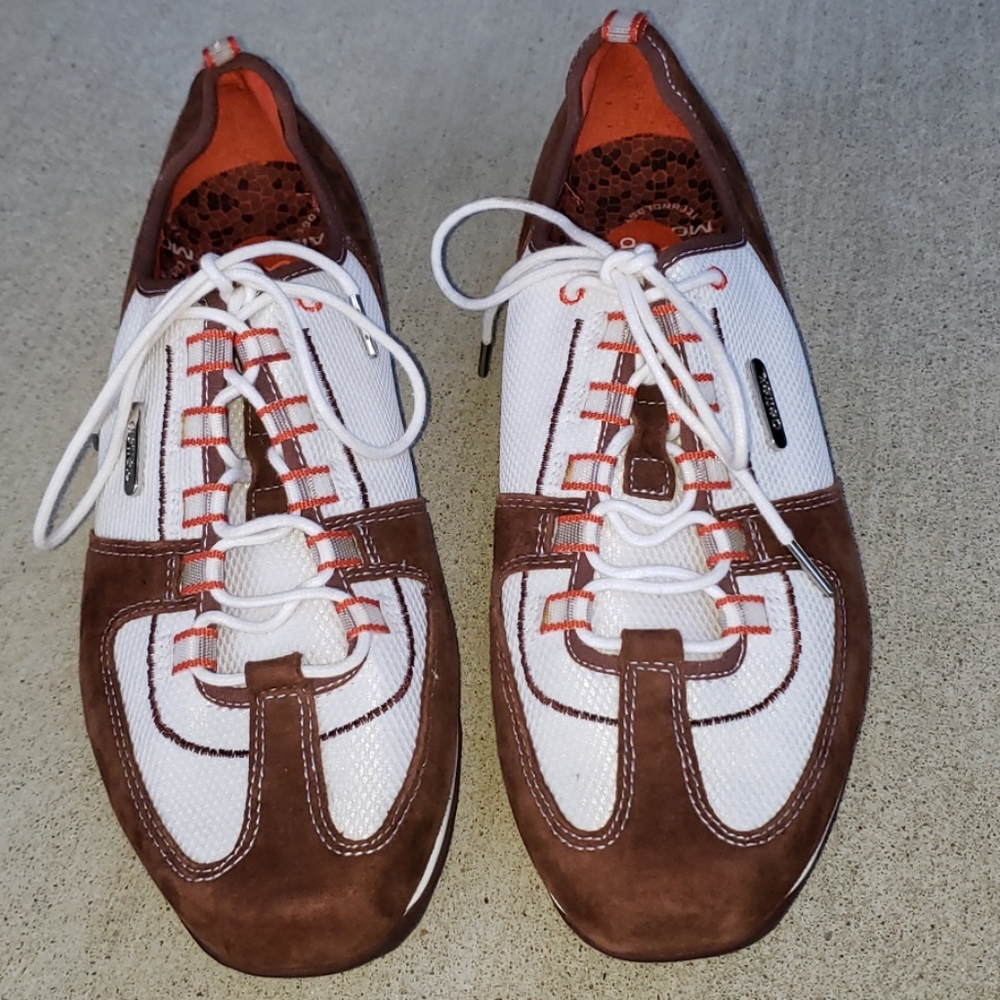 Aetrex Ellie Sneakers size 9